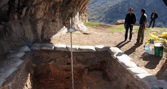 La Fundación Atapuerca participa en el descubrimiento de evidencias culturales de humanos modernos fuera de África