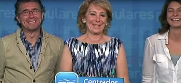 Enrique Granados (i), Esperanza Aguirre y Lucía Figar (d)