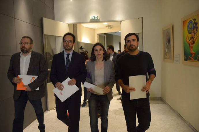 Los portavoces de Ciudadanos, PSOE y Unidos Podemos, Juan Carlos Girauta, Antonio Hernando, Irene Montero y Alberto Garzón