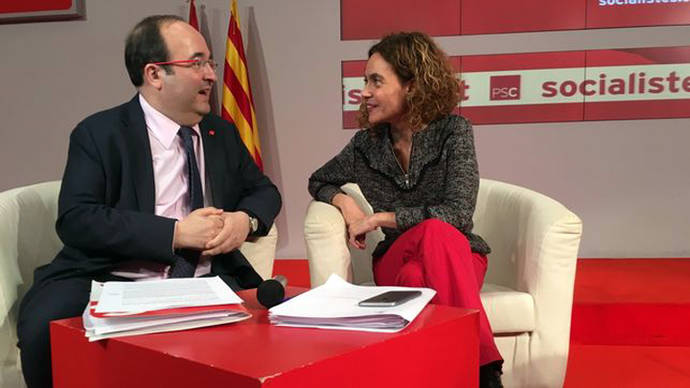 El primer secretario del PSC, Miquel Iceta, junto a la diputada Meritxell Batet