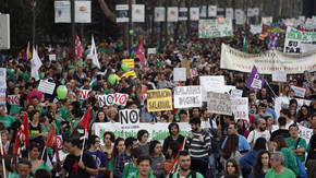 La Marea Verde cierra una tibia jornada de huelga pidiendo que no decaiga la protesta contra la Lomce