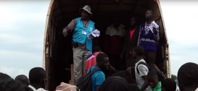 Reparto de comida en un campamento de refugiados en Sudán del Sur