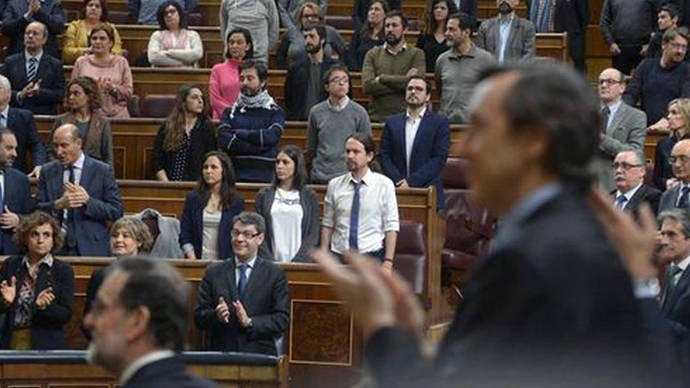 Las protestas de Unidos Podemos por la activista argentina encarcelada obligan a Macri a responder por el caso