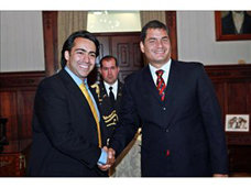 El presidente de Ecuador. Rafael Correa(d) se reunió con el candidato presidencial chileno Marco Enríquez-Ominami

