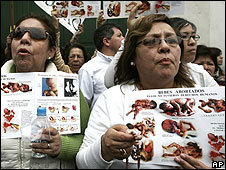 Quienes piden la despenalización reclaman que la mujer tenga 'derecho sobre su propio cuerpo'.

