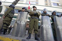 Policías bolivianos habrían sido armados por Venezuela a través de una empresa peruana