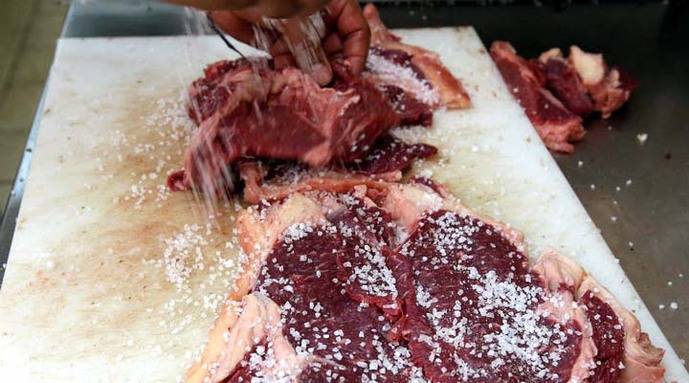 La Unión Europea devolverá carne que viene en camino desde Brasil
