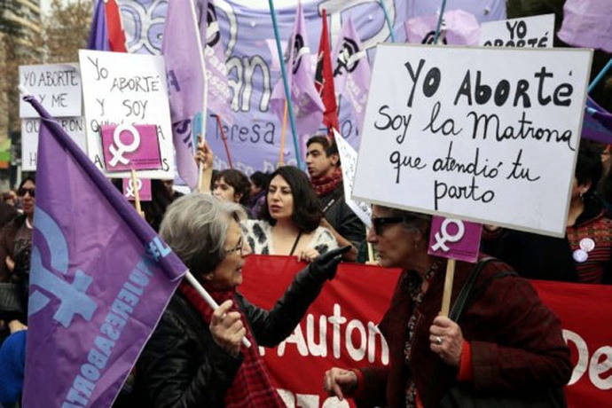 Justicia argentina absuelve a Belén, una mujer que estuvo dos años presa por aborto