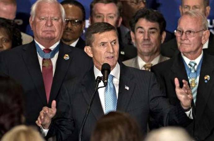 Flynn ofrece hablar sobre nexos Trump-Rusia, a cambio de inmunidad