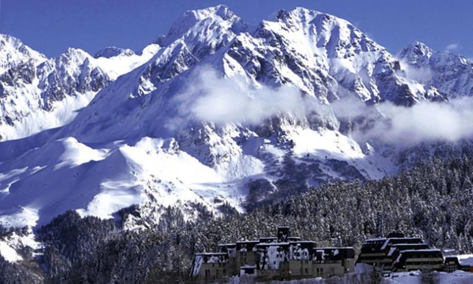 Val Louron desafía a los gigantes blancos: el arte de esquiar sin multitudes en el corazón del Pirineo