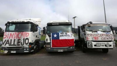 Gobierno chileno amenaza con sancionar a camioneros en huelga