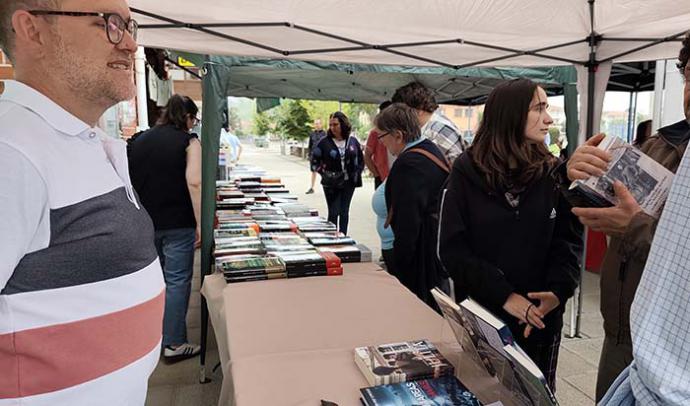 Cantabria: Una veintena de escritores se dieron cita en la Feria del Libro “El Concejero”