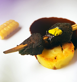 Anticuchos con choclo