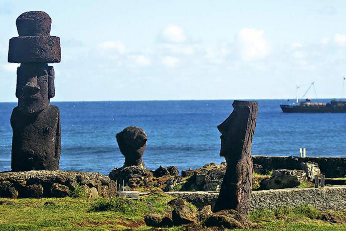 Presidente de Chile firma proyecto para cambiar nombre a Isla de Pascua
