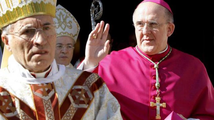 El cardenal Rouco Varela (izda), que encabeza a los ultra, y su sucesor, Carlos Osoro, hombre del papa Francisco