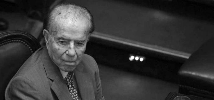 Expresidente argentino Menem es hospitalizado dos días después de recibir alta