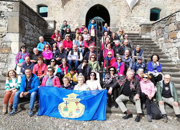 La Asociación Asturiana del Camino de Santiago peregrinó a Santo Toribio de Liébana