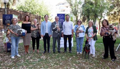 La Diputación activa un plan pionero en Andalucía para que personas mayores adopten mascotas y mejoren su bienestar físico y emocional