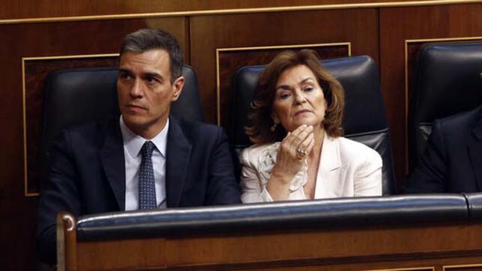 Pedro Sánchez y Carmen Calvo