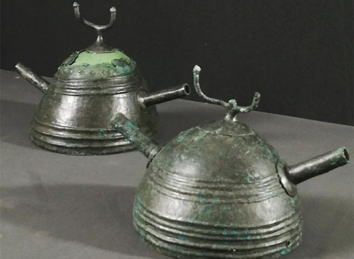 Cascos de bronce tipo Picu Las Torres