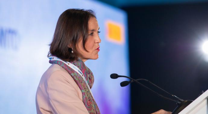 La ministra Reyes Maroto, presidenta de la Asamblea General.