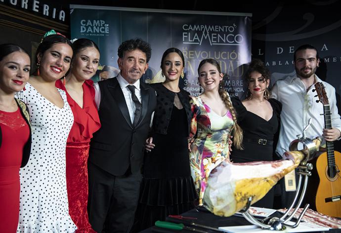 80 jóvenes promesas conviven durante dos días con seis estrellas internacionales de la danza en Campamento Flamenco