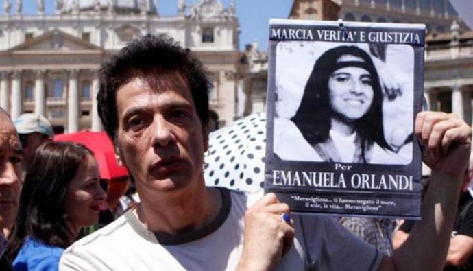Pietro Orlandi, hermano de la joven desaparecida hace 29 años Emanuela Orlandi, durante un acto en la Plaza de San Pedro del Vaticano. 