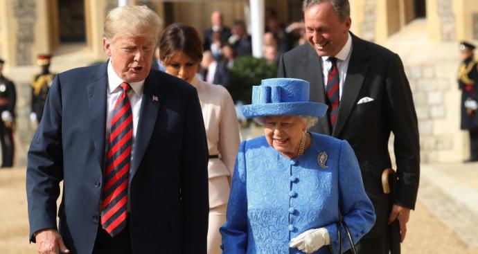 Donald Trump y la reina Isabel II el 13 de julio del 2018 en Londres, capital del Reino Unido. 