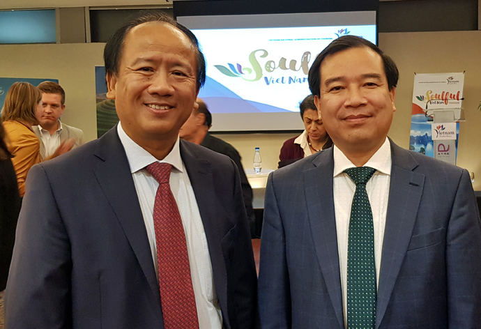 Ngo Tien Dung, embajador de Vietnam en España y el Dr Ha Van Sieu, Viceministro de Turismo

