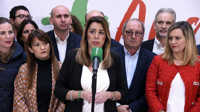 El hundimiento en Andalucía reaviva la batalla interna del PSOE