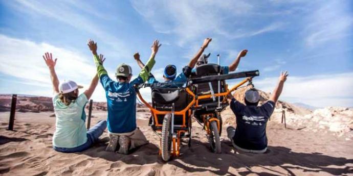 Atleta paralímpico recorrió en silla de ruedas los senderos de Torres del Paine