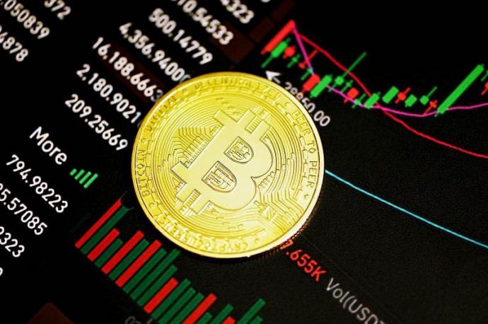 ¿Deberían los españoles invertir en Bitcoin en 2022?