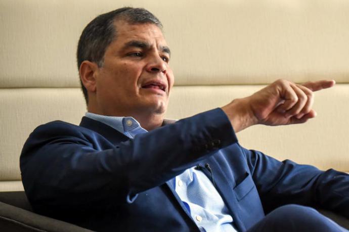 La Fiscalía ecuatoriana emitió una órden de captura contra Rafael Correa. 
