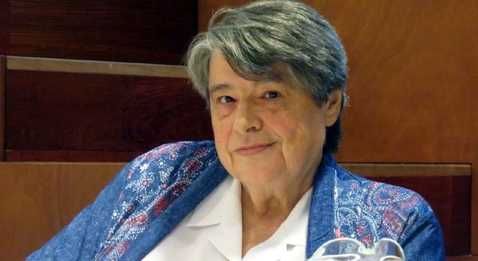 María Victoria Reizábal, autora del libro “La lengua y la literatura, armas de creatividad Masiva”