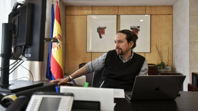 El vicepresidente segundo del Gobierno, Pablo Iglesias, mantiene una reunión telemática con el presidente del Parlamento Europeo, David Sassoli. DANI GAGO/VICEPRESIDENCIA SEGUNDA DEL GOBIERNO 