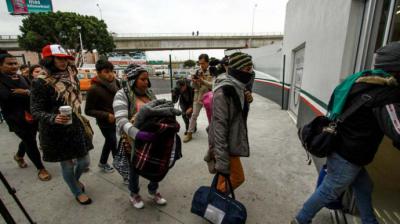 Agentes de EEUU han atendido a más de 150 miembros de caravana que pide asilo