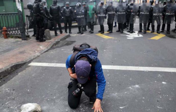 Moreno decreta 'estado de excepción' ante protestas por alza de combustibles