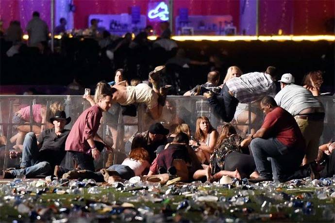 La masacre durante un concierto en Las Vegas, ya deja 59 muertos y más de 500 heridos.
