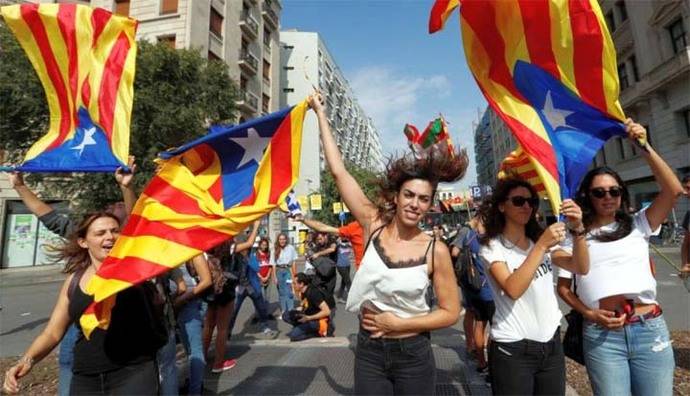 Más de 300 mil personas protestan en Barcelona contra la violencia policial