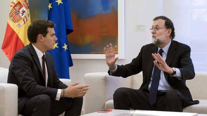España y Cataluña mueven sus fichas ante riesgo de ruptura