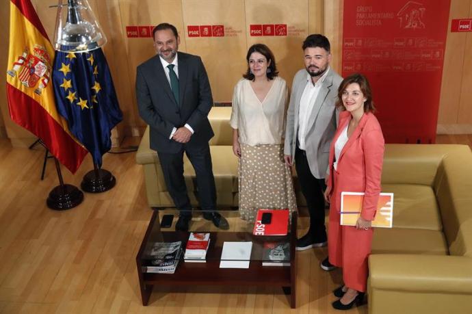 Rufián (ERC) ve 'nefasto' que el PSOE niegue en su programa el referéndum, pero no impediría investir a Sánchez