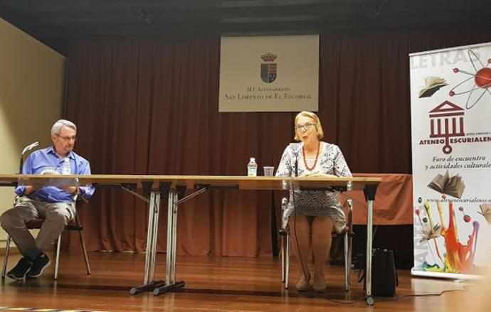  El historiador Morales Lezcano presenta un libro de Julia Sáez-Angulo en Ateneo de El Escorial