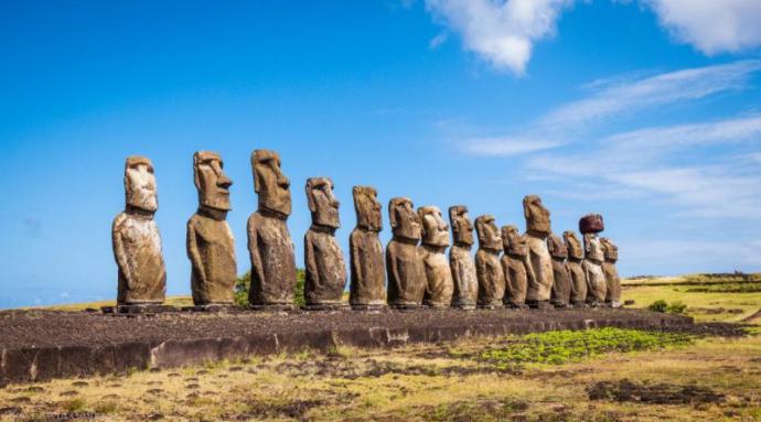 Sernatur y Corfo potencian el turismo en Rapa Nui a través de entrega de sellos Q