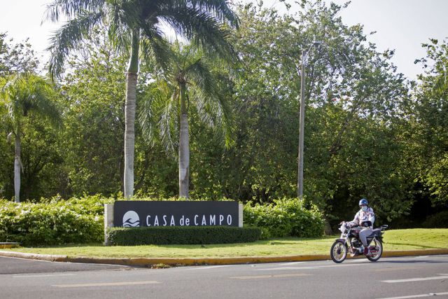 La entrada a Casa de Campo en La Romana, República Dominicana. 