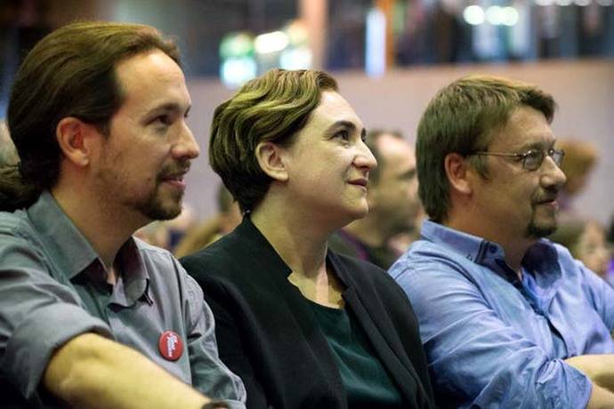 Pablo Iglesias, Ada Colau y Xavier Domènech, en un acto de campaña. SANDRA LÁZARO