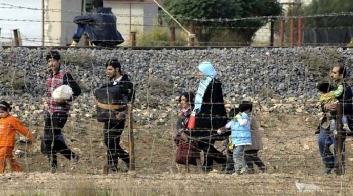 Medio millar de refugiados llegaron a las islas griegas durante fin de semana