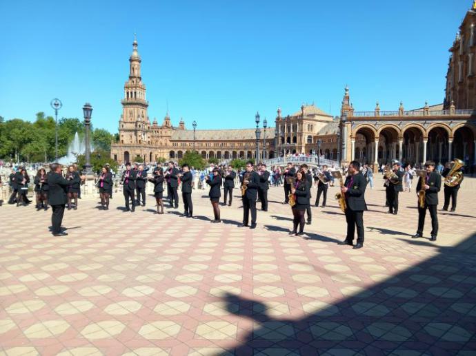 Sevilla acogió la música de la Banda Joven de Marcilla en un encuentro cultural sin precedentes
