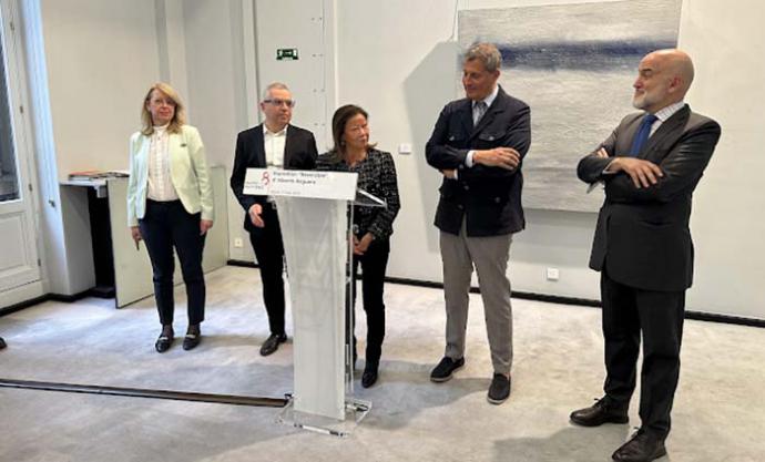 Alberto Reguera expone “Reversible” en el Ayuntamiento de París