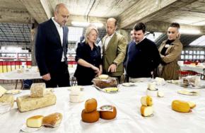 Ochenta quesos de 80 quesos en el concurso de la Asociación Frisona de Cantabria