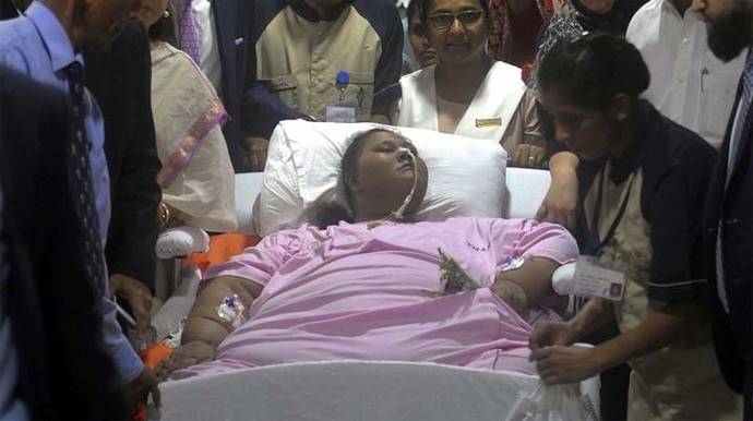 India: La mujer egipcia operada se va con 300 kilos menos